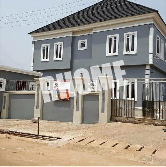 Superb 4 Unit of 3 Bedroom On A 50Ft x 100ft Land @Airport Road Benin City For 50M